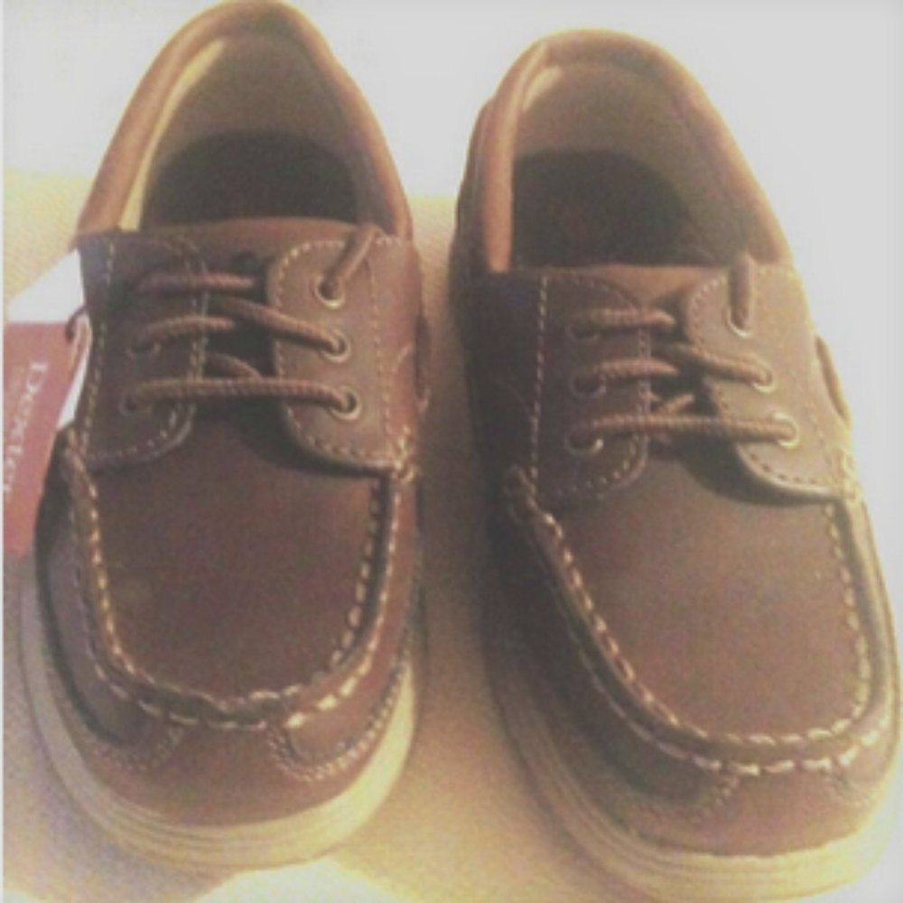 Shoes boys new sizes 13.5 or 3M man made materials Dexter laces brown